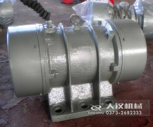 VB振动电机是靠偏心块的振动而造成的，振动源所以偏心块的角度和大小是比较重要的。